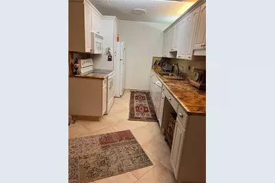 2057 Cambridge C #2057, Deerfield Beach, FL 33442 - Photo 2