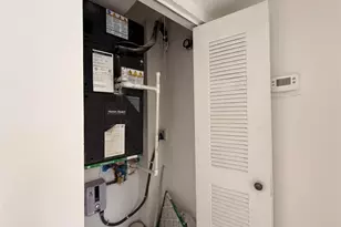 560 S S Park, Hollywood, FL 33021 - Photo 8