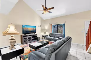10240 NW 33rd Pl, Sunrise, FL 33351 - Photo 2