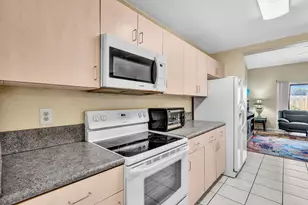 10240 NW 33rd Pl, Sunrise, FL 33351 - Photo 16