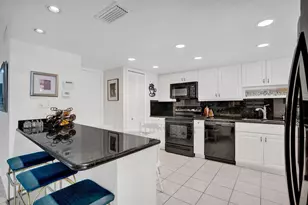 9530 Alcazar Ln, Davie, FL 33324 - Photo 12