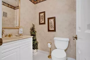 9530 Alcazar Ln, Davie, FL 33324 - Photo 8