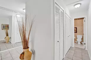 9530 Alcazar Ln, Davie, FL 33324 - Photo 6