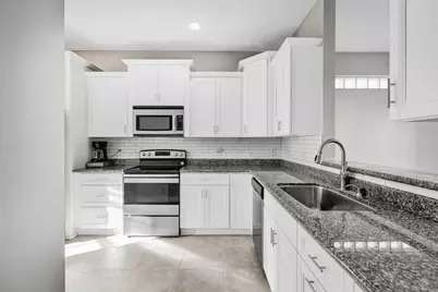 869 NW 127th Avenue, Coral Springs, FL 33071 - Photo 4