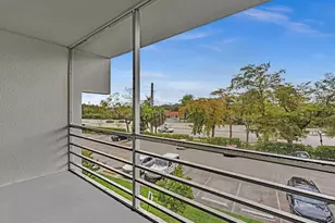 4255 N University Dr, Sunrise, FL 33351 - Photo 40