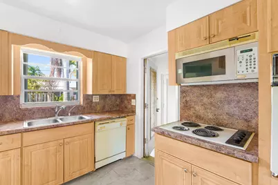 1941 NE 28th Avenue, Pompano Beach, FL 33062 - Photo 4