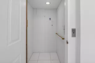 11586 Briarwood Cir, Boynton Beach, FL 33437 - Photo 8