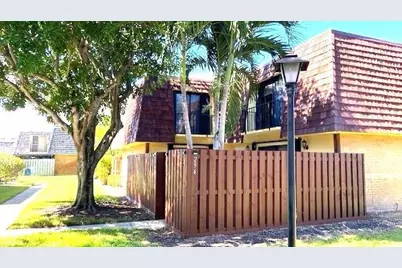 294 Arabian Road #294, Palm Springs, FL 33461 - Photo 14