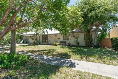 810 SE 10th Street, Fort Lauderdale, FL 33316 - Photo 1