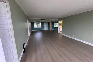 3850 Oaks Clubhouse Dr, Pompano Beach, FL 33069 - Photo 1