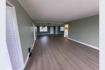 3850 Oaks Clubhouse Drive #403, Pompano Beach, FL 33069 - Photo 2