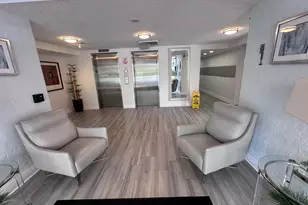 3850 Oaks Clubhouse Dr, Pompano Beach, FL 33069 - Photo 8
