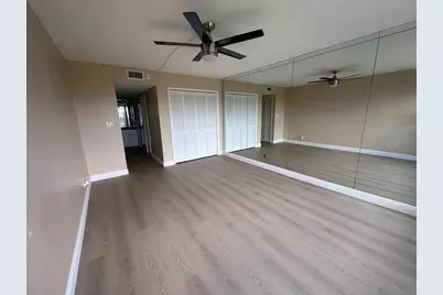 3850 Oaks Clubhouse Drive #403, Pompano Beach, FL 33069 - Photo 4