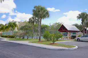 7100 Radice Ct, Lauderhill, FL 33319 - Photo 38