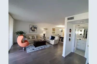 8930 S Hollybrook Boulevard #204, Pembroke Pines, FL 33025 - Photo 6