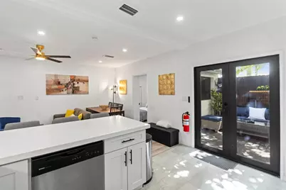 719 NE 36th Street, Oakland Park, FL 33334 - Photo 22