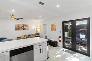 719 NE 36th St, Oakland Park, FL 33334 - Photo 22