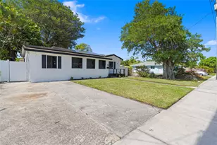 719 NE 36th St, Oakland Park, FL 33334 - Photo 14