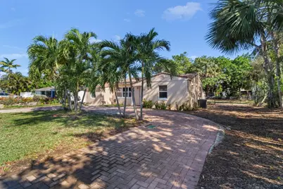 2420 NE 7th Avenue, Wilton Manors, FL 33305 - Photo 4