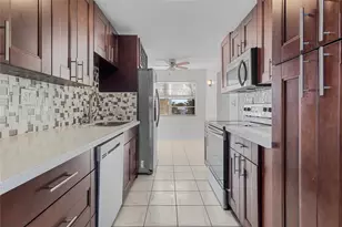 8205 NW 61st St, Tamarac, FL 33321 - Photo 6