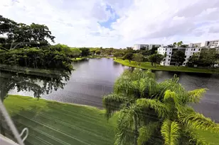 2108 S Cypress Bend Dr, Pompano Beach, FL 33069 - Photo 10