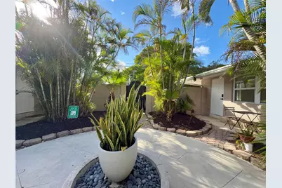 924 NE 17th Terrace #10, Fort Lauderdale, FL 33304 - Photo 2