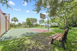 405 Liberty Ct, Deerfield Beach, FL 33442 - Photo 32