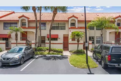 405 Liberty Court #405, Deerfield Beach, FL 33442 - Photo 4