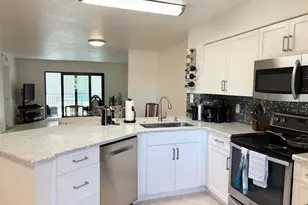 2112 S Cypress Bend Dr, Pompano Beach, FL 33069 - Photo 2