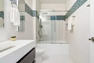 750 Millbrae Ct, West Palm Beach, FL 33401 - Photo 24