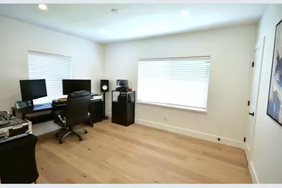 8801 N Miami Avenue, El Portal, FL 33150 - Photo 18