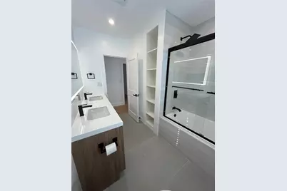 8801 N Miami Avenue, El Portal, FL 33150 - Photo 10