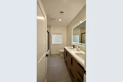 8801 N Miami Avenue, El Portal, FL 33150 - Photo 12