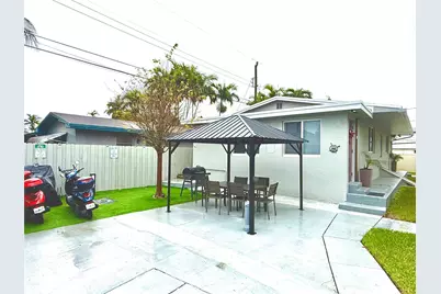 720 NE 7th Street #9, Hallandale Beach, FL 33009 - Photo 4