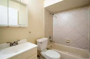 2471 SE Wald St, Port Saint Lucie, FL 34984 - Photo 8