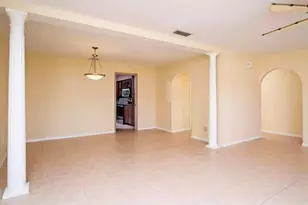 2471 SE Wald St, Port Saint Lucie, FL 34984 - Photo 8