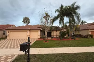 2702 E Orchard Cir, Davie, FL 33328 - Photo 2