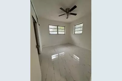 232 SW 10th Street, Hallandale Beach, FL 33009 - Photo 8