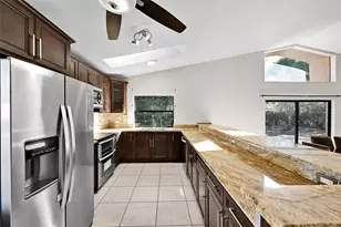 11136 NW 1st Pl, Coral Springs, FL 33071 - Photo 4