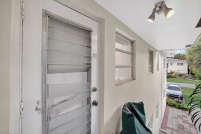 2755 NE 28th Avenue #E2, Lighthouse Point, FL 33064 - Photo 38