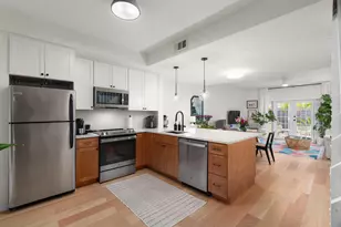 1321 Bayview Dr, Fort Lauderdale, FL 33304 - Photo 10