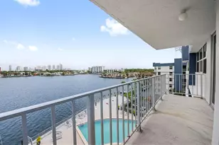 16558 NE 26th Ave, North Miami Beach, FL 33160 - Photo 18