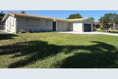 2070 NW 84th Terrace, Pembroke Pines, FL 33024 - Photo 2