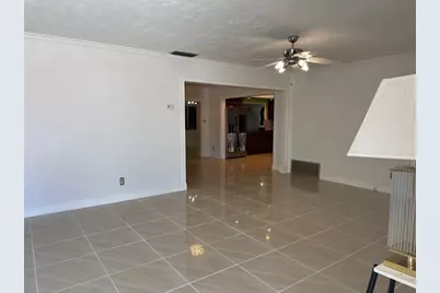 2070 NW 84th Terrace, Pembroke Pines, FL 33024 - Photo 4