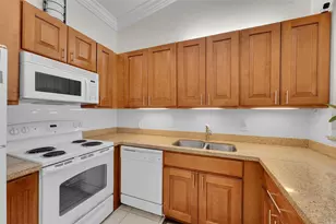 808 Republic Ct, Deerfield Beach, FL 33442 - Photo 4