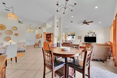 6030 Swans Way, Coconut Creek, FL 33073 - Photo 10