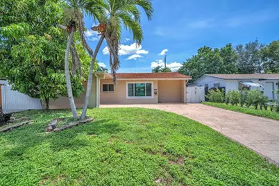 1121 N 66th Terrace, Hollywood, FL 33024 - Photo 2