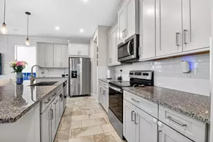 6613 Pointe of Woods Dr, West Palm Beach, FL 33413 - Photo 14