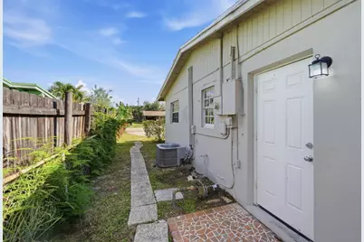 1287 NW 31st Way, Lauderhill, FL 33311 - Photo 8