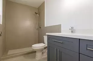 833 SW 7th St, Pompano Beach, FL 33060 - Photo 2